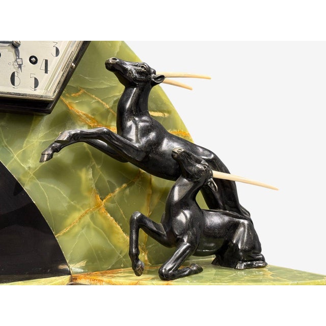 1930s French Art Deco, Mantel Clock, Marble, Onyx, Gilt, France, 1930s For Sale - Image 5 of 10