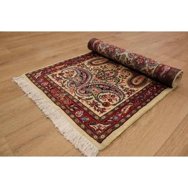 Middle Eastern Hand-Knotted Sarough Rug For Sale - Image 9 of 10
