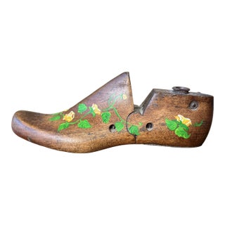 Vintage Nunn Bush Wooden Folk Art Decorated Shoe Form For Sale