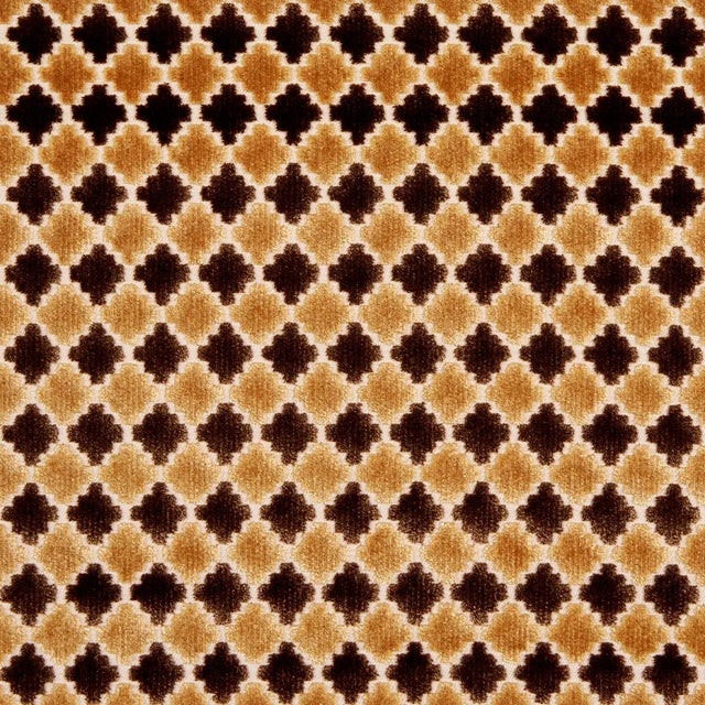 A lively small-scale geometric inspired by Moroccan tiles, champagne-colored Marrakesh Velvet is a dimensional two-tone...