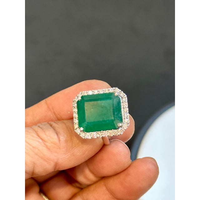 2010s Natural 13 Carat Emerald Cut Zambian Emerald & Diamond Ring in 14kt White Gold For Sale - Image 5 of 18