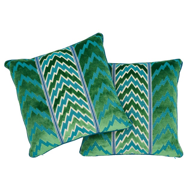 Schumacher Contemporary Schumacher X Timothy Corrigan Florentine Velvet Pillow in Emerald For Sale - Image 4 of 7