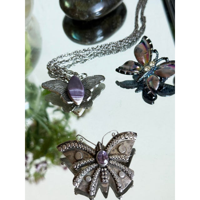 Vintage 1970s Silver Tone Butterfly Pendant Necklace With Purple Banded Agate Cabochon For Sale - Image 12 of 15