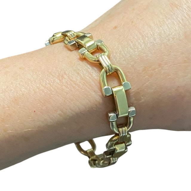 Gold Vintage Italian 18k Two-Tone Stirrup Links Bracelet For Sale - Image 8 of 8