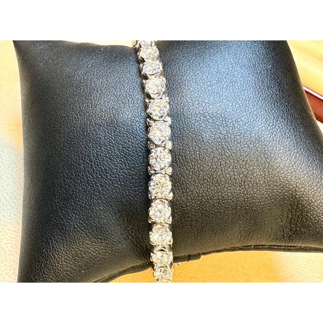 34 Round Diamond 35 Pointer Each Tennis Bracelet in 18 Karat Gold 11.9 Carat 7 " For Sale - Image 13 of 18