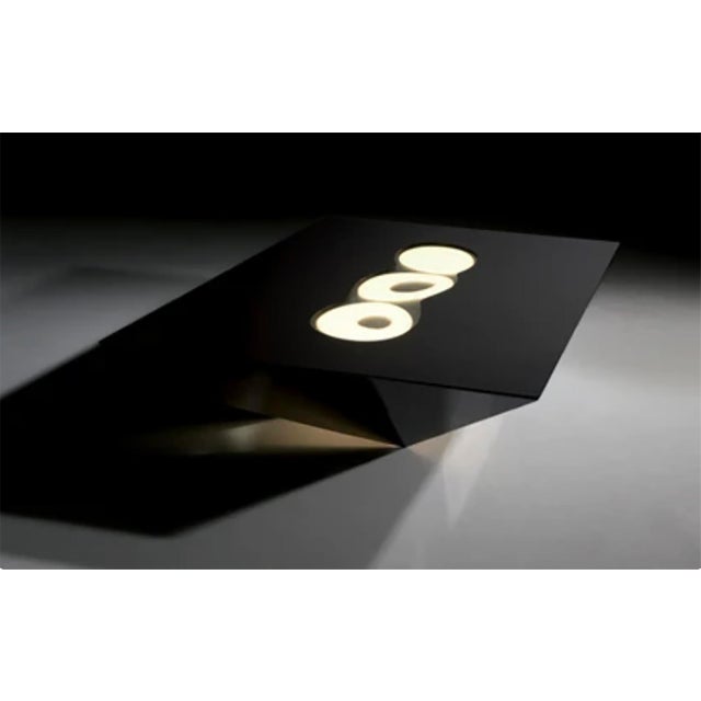 Saint Gobain, in collaboration with Saazs, has done it: creating luminous glass, called Planilum. Saazs put it in the...