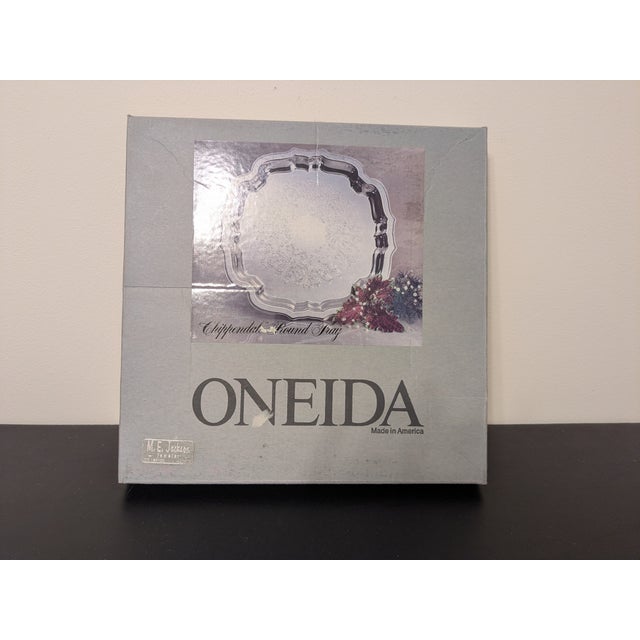 Chippendale Vintage 1980s Oneida "Chippendale" 10" Chased Silverplate Round Serving Tray W/ Box For Sale - Image 3 of 13