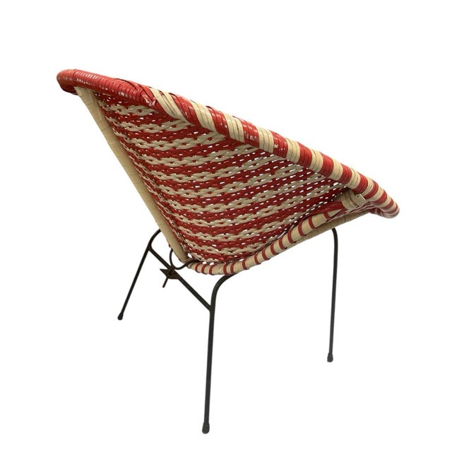 1960s 1960s Mid-Century Modern Balinese Vinyl Weave Scoop Chair For Sale - Image 5 of 11