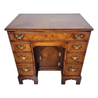 Knee Hole Writing Desk in Walnut, 1930 For Sale