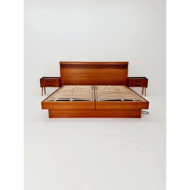 Mid-Century Modern Danish Teak King Size Double Bed, 1970s For Sale - Image 3 of 18