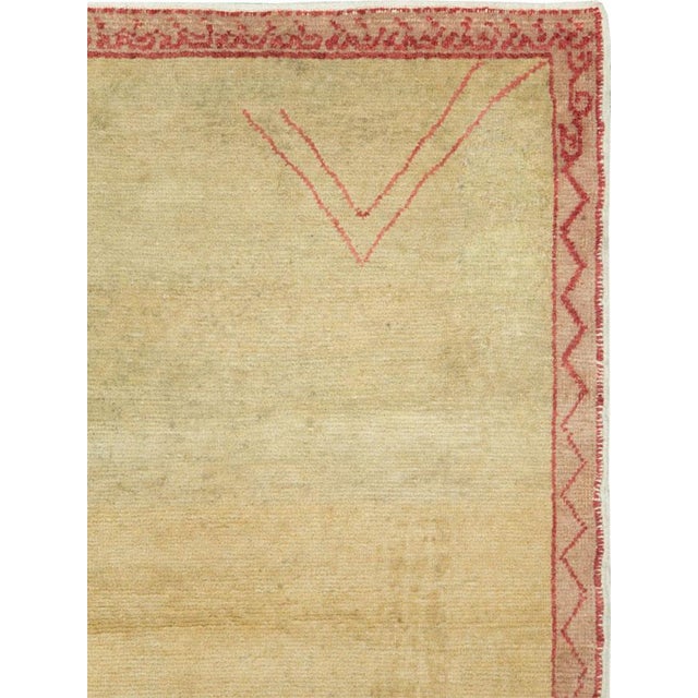 Rustic Galerie Shabab Collection Mid-20th Century Turkish Anatolian Accent Rug For Sale - Image 3 of 9