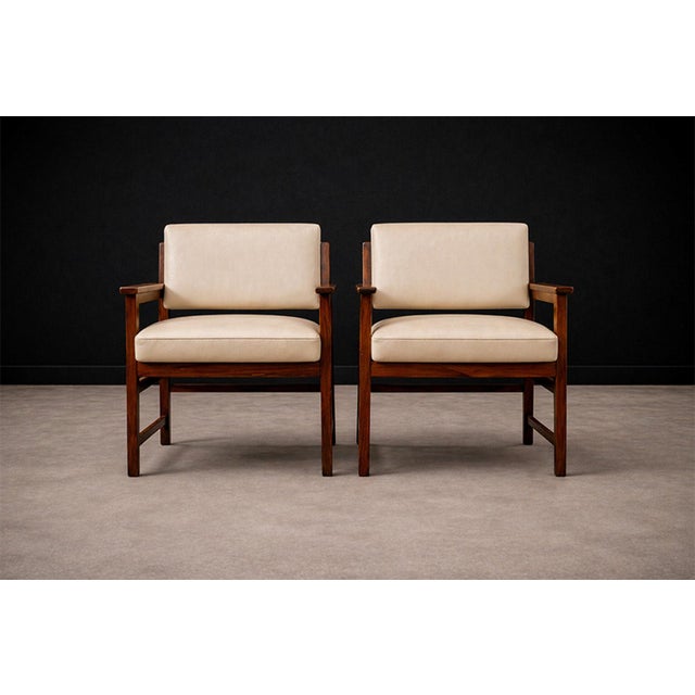 Mid-Century Modern Brazilian Modern Pair of Armchairs in Rosewood & Beige Leather, Bureau, 1960s For Sale - Image 3 of 8