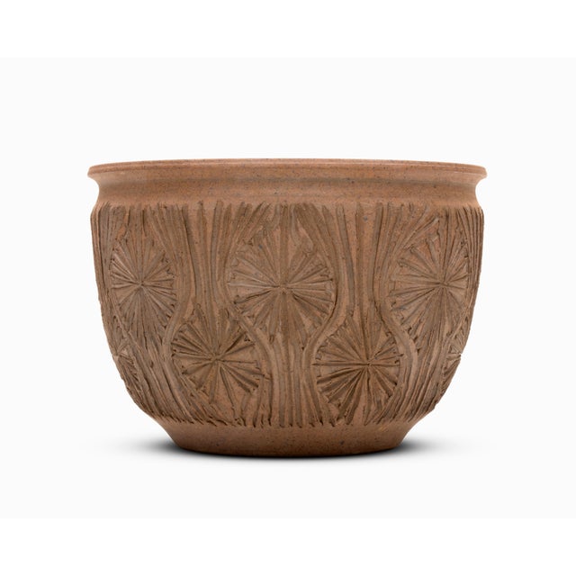 Here is a beautiful "teardrop" stoneware planter by David Cressey & Robert Maxwell. It is in excellent condition with only...