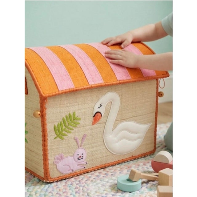 Vintage Madagascar Woven Raffia Domed Toy Box Trunk With Swan Appliqué For Sale - Image 10 of 12