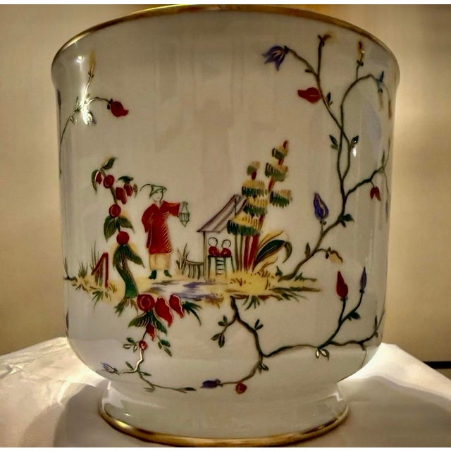 1990s Camille Le Tallec for Bergdorf Goodman Hand-Painted Chinoiserie Porcelain Cachepot, France, 1996 For Sale - Image 5 of 7