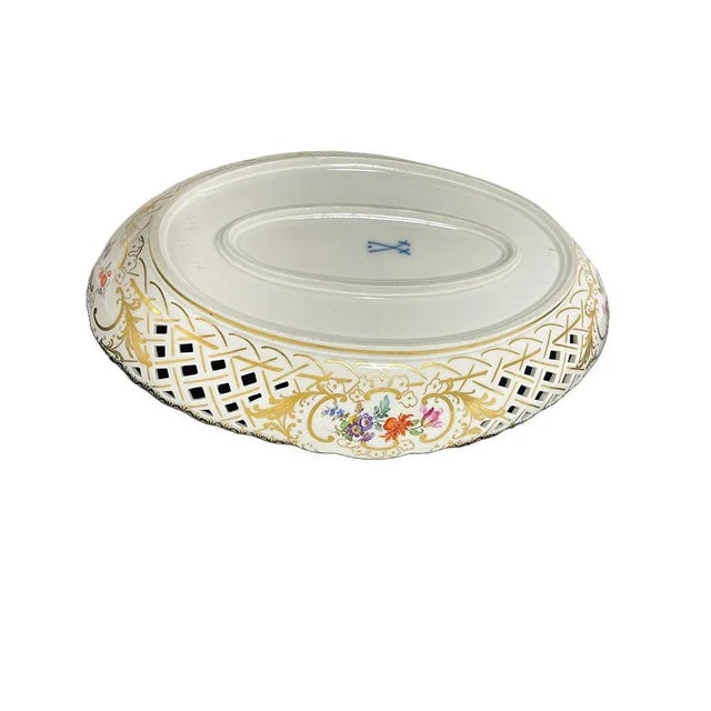 1920s Small Oval Meissen Porcelain Openwork Dish, 1920s For Sale - Image 5 of 9