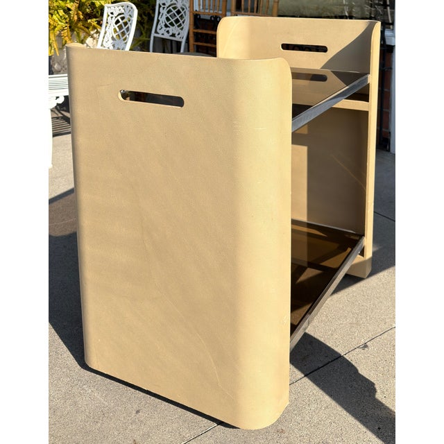 Beige 1980s Karl Springer Style Lizard Skin Leather Class Cocktail Bar Cart For Sale - Image 8 of 11
