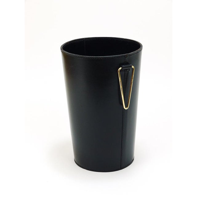 Carl Auböck Mid-Century Black Leather & Brass Wastepaper Basket attributed to Carl Auböck, Austria, 1950s For Sale - Image 4 of 15