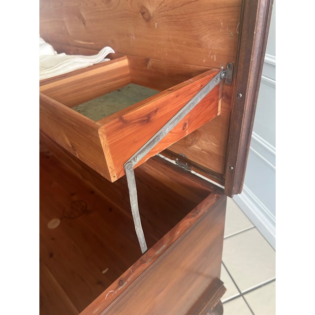 1934 Lane Cedar Hope Chest – Altavista Virginia – Original Interior Tray For Sale - Image 11 of 12