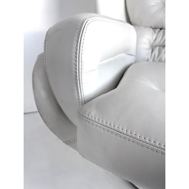 Joe Colombo Elda Swivel Chair, Fratelli Longhi, White Leather, Fiberglass Shell- 4 Available For Sale - Image 14 of 16