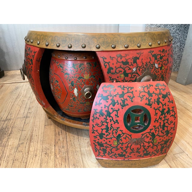 1900 - 1909 Early 20th Century 5 Piece Chinese Qing Red Coromandel Sake Barrel Drum Table and 4 Stools W/ Brass Ring For Sale - Image 5 of 12