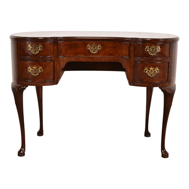 Henredon Queen Anne Mahogany Kidney Shaped Desk or Vanity For Sale