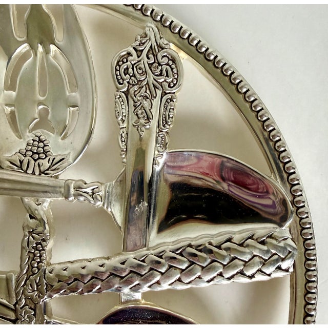Godinger Vintage Godinger Silver-Plated Flatware Design Trivet With Beaded Border For Sale - Image 4 of 6