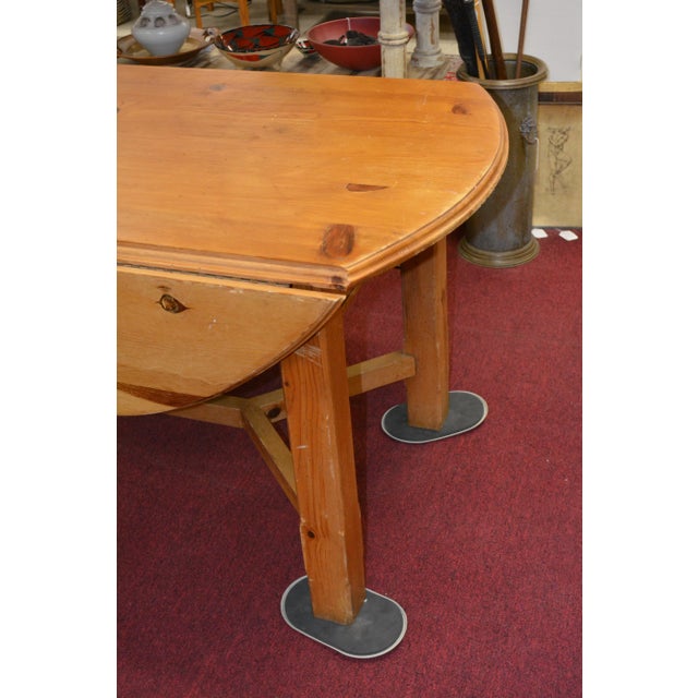 1950s Vintage Heavy Pine Wood Irish Wake Table Drop Leaf Long Oval Dining Kitchen Farmhouse Work For Sale - Image 5 of 13