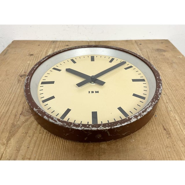 Industrial Brown Factory Wall Clock from IBM, 1950s For Sale - Image 10 of 18