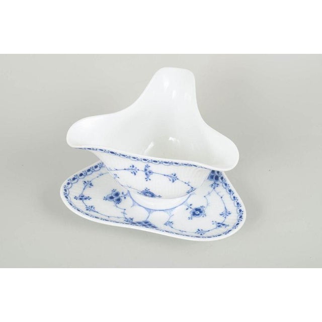Royal Copenhagen Blue Fluted Half Lace Rare sauce boat 1/586, 1920s Elegant sauce boat in the Blue Fluted Half Lace...