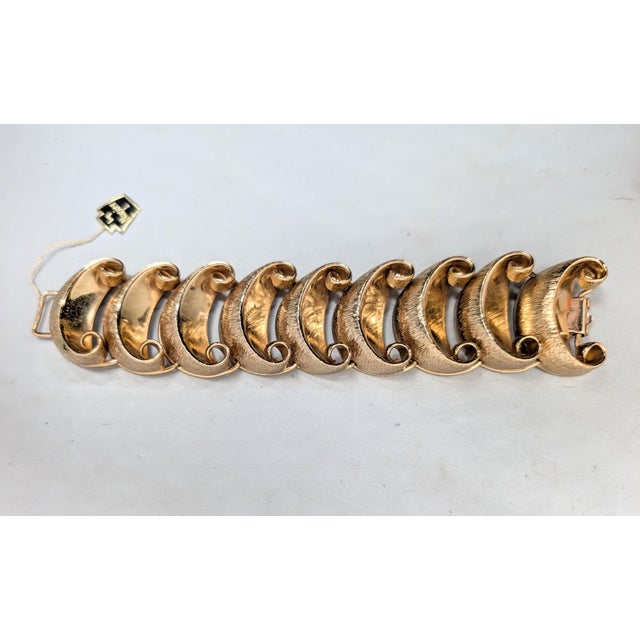 Metal Vintage 1950s Signed Napier Goldtone Textured Crescent Shaped Link Bracelet For Sale - Image 7 of 10
