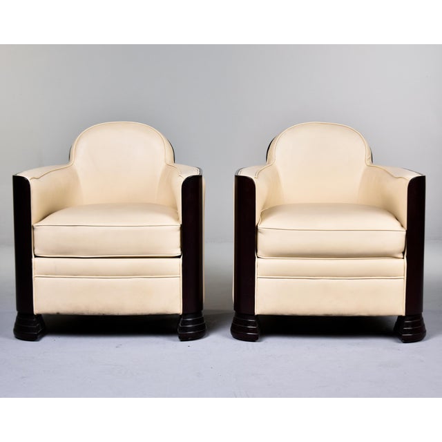 French 1930s Art Deco Club Chairs in Cream Leather With Hardwood Frames - Pair For Sale - Image 4 of 12