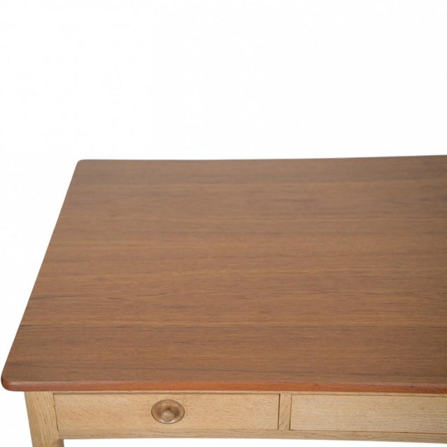 Wood AT305 Desk in Oak and Teak by Hans J. Wegner, 1960s For Sale - Image 7 of 18