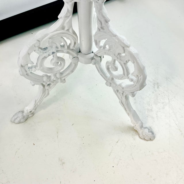 1970s Vintage Chippendale Hollywood Regency Cast Iron Patio Outdoor Side Tables - A Pair, Newly Painted For Sale - Image 12 of 15