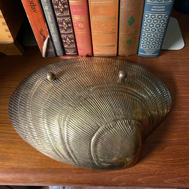 Hollywood Regency Large Footed Brass Clamshell Catch All For Sale - Image 3 of 5