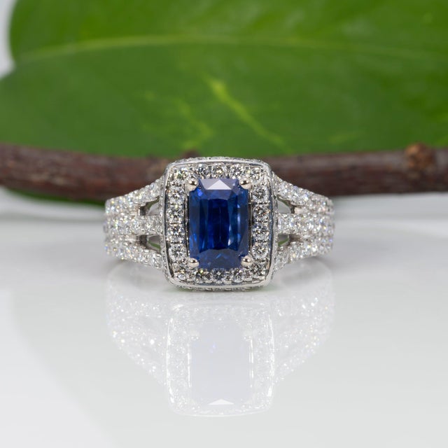 2Ct Gia Certified Ceylon Sapphire Estate Ring With Natural Diamonds in Platinum, Size 4.75 For Sale In Columbus - Image 6 of 10