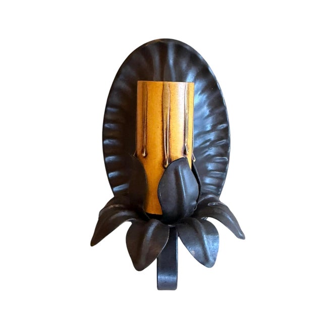 A great single wall sconce for any special room. The perfect powder room wall sconce.or for the perfect entryway. A fun...