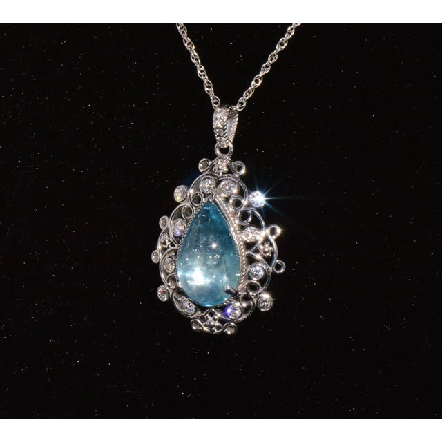 Early 21st Century Certified Natural 6.97Cts VS F Diamond Aquamarine 18K Solid Gold Filigree Pendant For Sale - Image 5 of 10