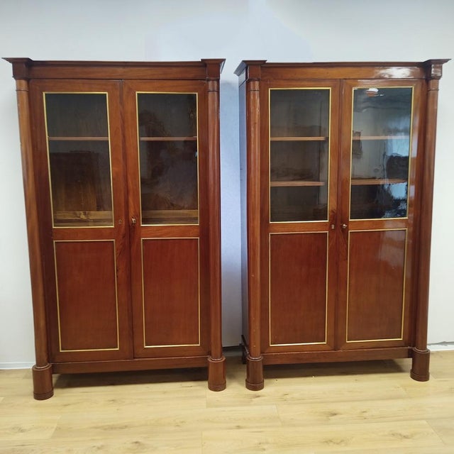 Empire Showcases in Mahogany, Set of 2 For Sale - Image 10 of 17