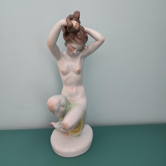 Handpainted Figure of Seated Nude Woman Combing Hair by Lux Elek for Herend, 1960s For Sale - Image 10 of 10