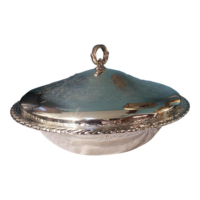 Late 20th Century Oneida Silver Plated Covered Bake & Serve With Ovenware Glass Liner For Sale