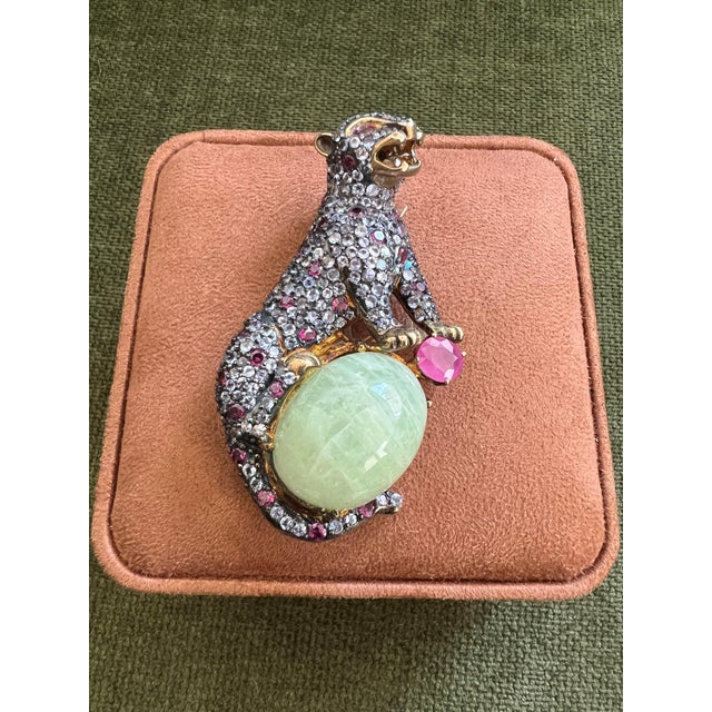 Bochic "Orient" Natural Ruby, Sapphire & Green Jade Brooch or Pendent Set In 18K For Sale - Image 10 of 18