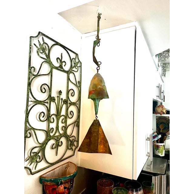 Vintage Paolo Soleri Arcosanti Brutalist Bronze Wind Bell Chime, Verde Gris Patina. Made in the Usa For Sale - Image 9 of 10