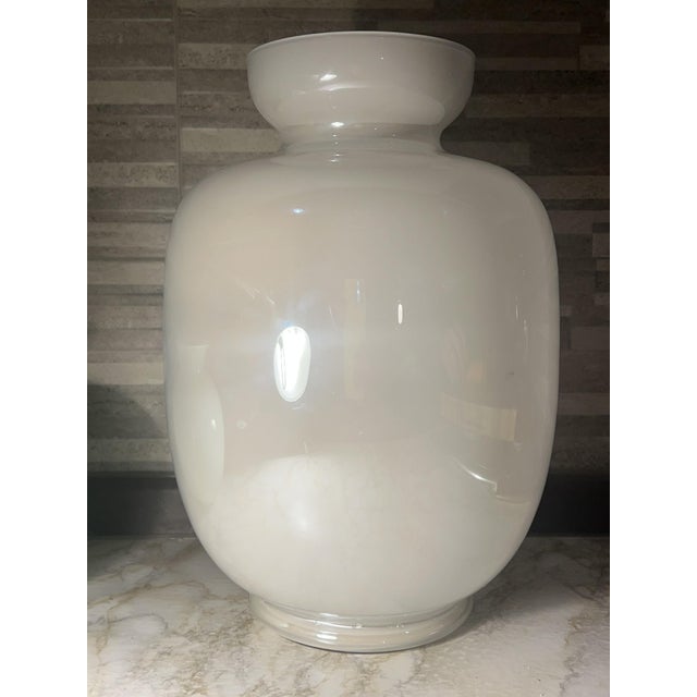 Opaque White Glass Vase, Italy, 1980s, in Flawless conditions. Designed 1970 to 1979