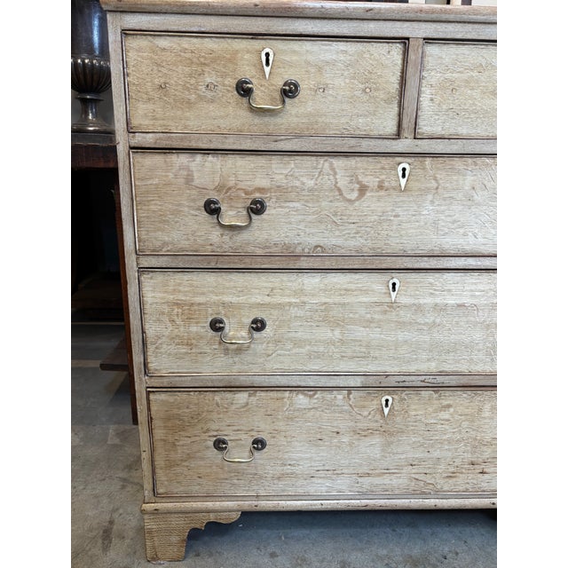18th Century Georgian Lightened Mahogany Chest of Drawers For Sale - Image 4 of 4
