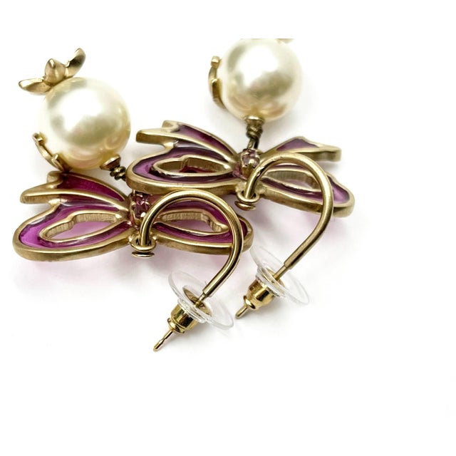 Chanel Chanel Gold Fuchsia Ribbon Bow CC Pearl Dangle Hoop Earrings, A Pair For Sale - Image 4 of 5