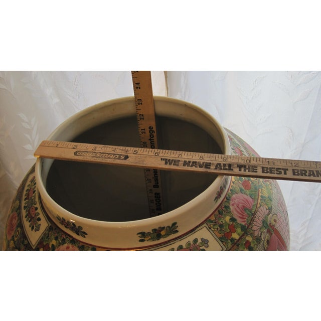 Ceramic Chinese Famille Rose Porcelain Covered Vase/Jar With a Carved Hardwood Display Stand For Sale - Image 7 of 7