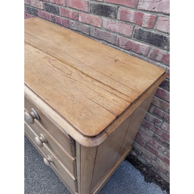 19th Century Pine Chest of Drawers For Sale - Image 9 of 17