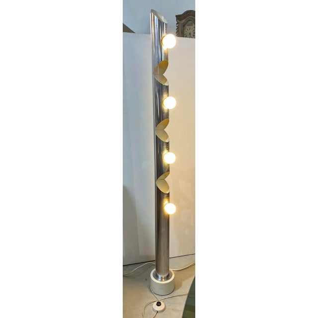 Metal Floor Lamp attributed to Reggiani, Italy, 1970s For Sale - Image 7 of 15