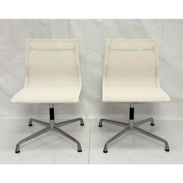 Vitra Pair Eames Aluminum Group Swivel Chairs for Herman Miller, Vitra Italy For Sale - Image 4 of 18